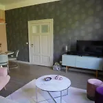 Schlossbahnhof Apartment *