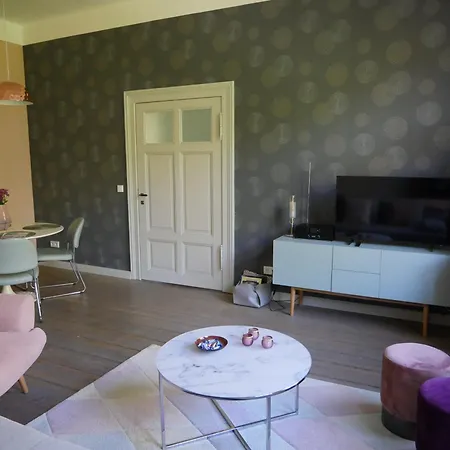 Schlossbahnhof Apartment *